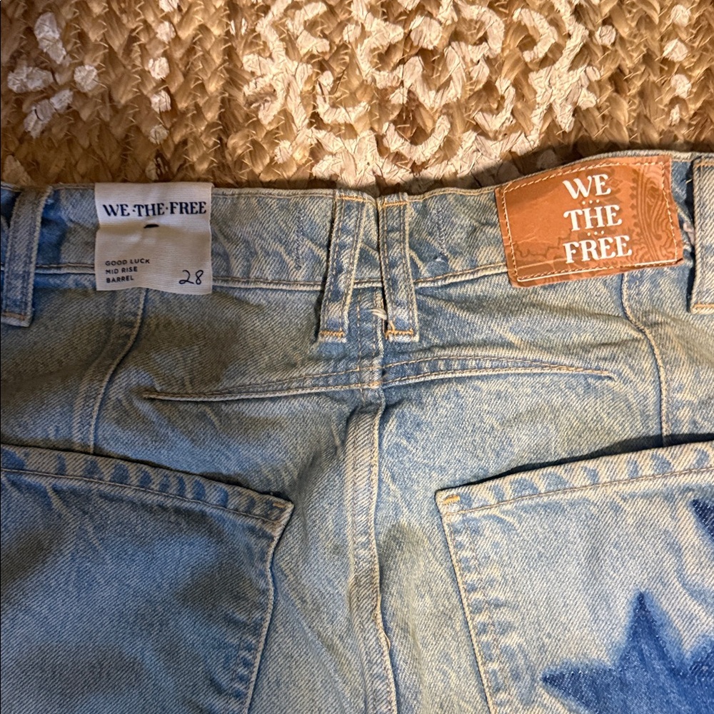 Free People/we the free barrel jeans Light Blue Button-Fly with stars Jeans Sz28 - Picture 6 of 7